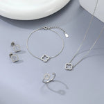 The Clover Pendant